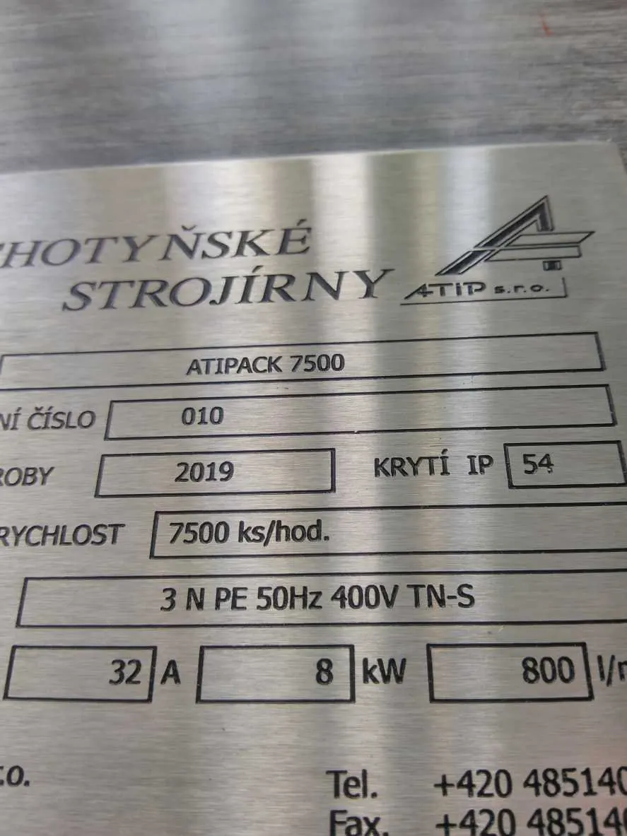 Detail typového štítku z nerezu